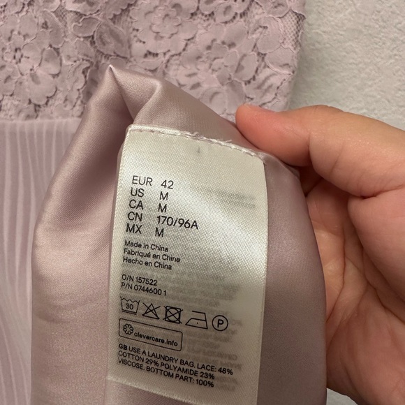 H&M Lilac Pleated Lace Short Dress Women’s Size Medium - Picture 4 of 6